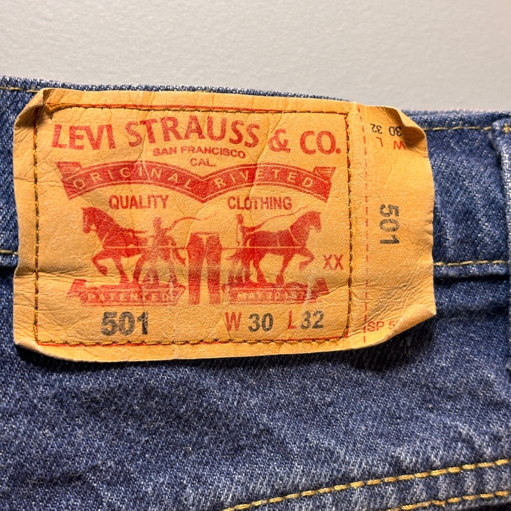 Levis 501 Mens Straight Leg Jeans Medium Wash Blue W30 L31 Made in Mexico - Picture 2 of 13
